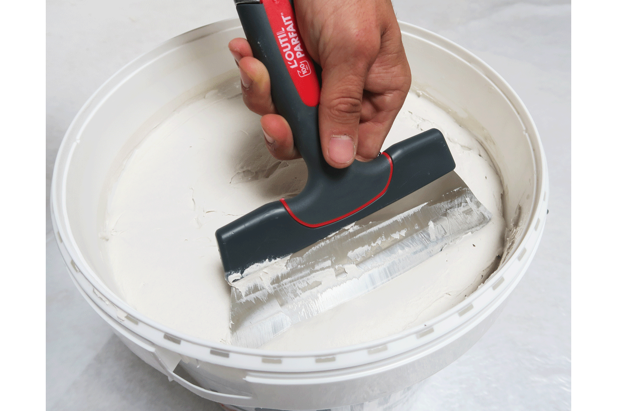 Rounded bucket spatula